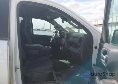 2022 Chevrolet Silverado 1500 4Wd Short Bed Custom z USA, uszkodzony, nr VIN 3GCPDBEK8NG560909